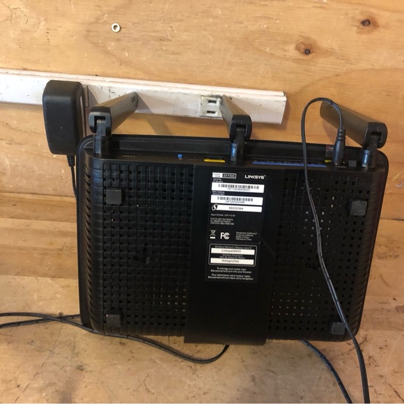 Linksys EA7300 AC1750 MU-MIMO Dual-Band Gigabit Wi-Fi Wireless Router w/ Adapter - Picture 10 of 15